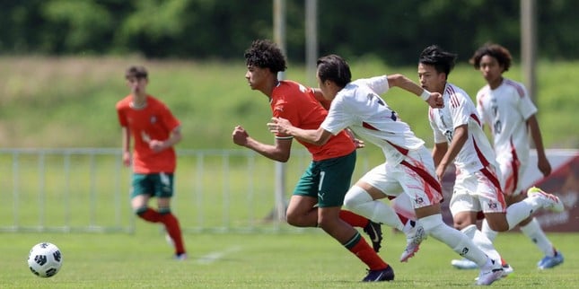 Con trai Ronaldo liệu có thể đạt đến đẳng cấp của bố? ảnh 4