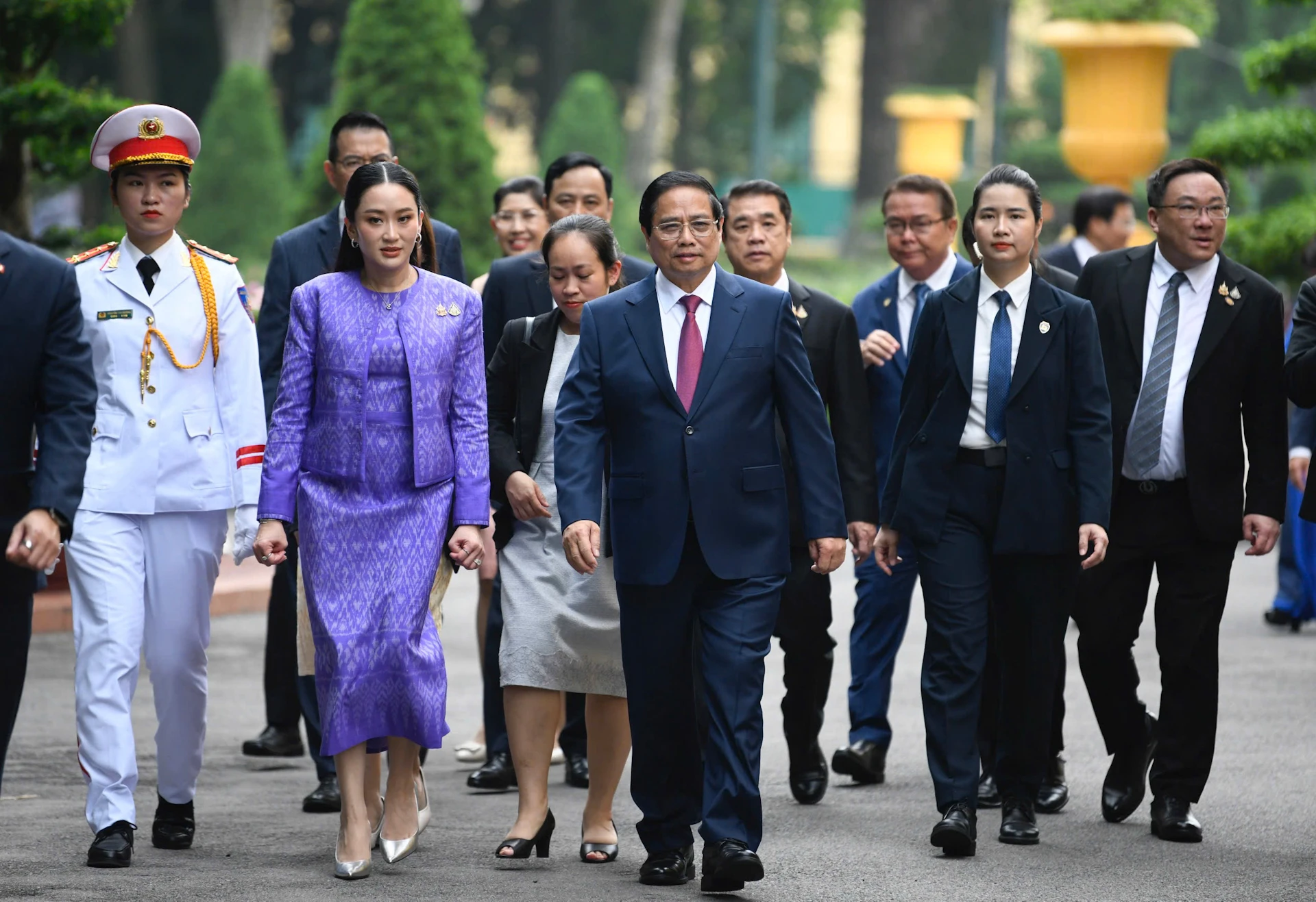 [Ảnh] Lễ đón Thủ tướng Vương quốc Thái Lan Paetongtarn Shinawatra thăm chính thức Việt Nam ảnh 6