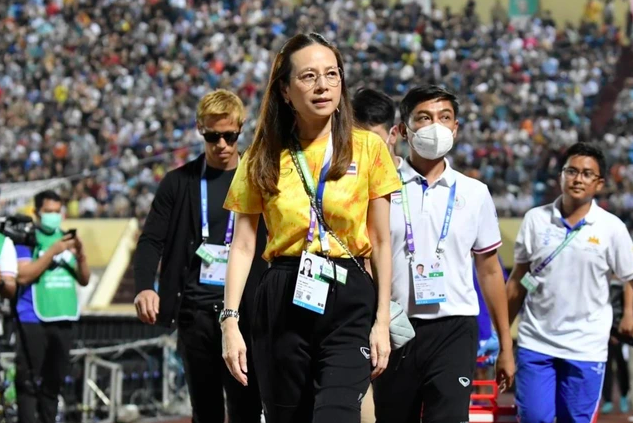 Madam Pang thưởng đậm đội futsal nữ Thái Lan vì giành vé World Cup, gặp Nhật chung kết
- Ảnh 1.