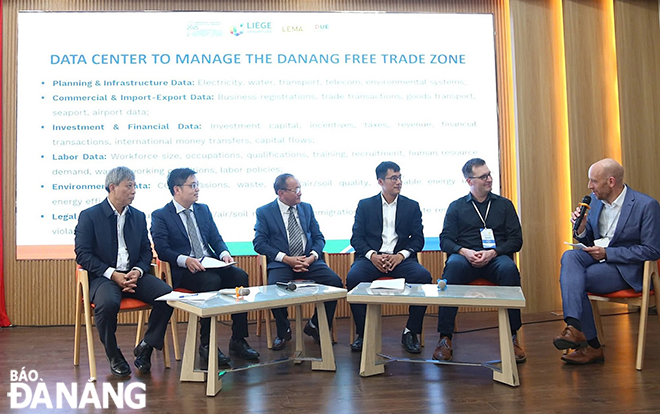 Trường Đại học Kinh tế (Đại học Đà Nẵng) tham vấn đội ngũ trí thức, chuyên gia góp phần thực hiện chủ trương phát triển Khu Thương mại tự do và Trung tâm tài chính quốc tế tại Đà Nẵng. Ảnh: NHẬT HẠ