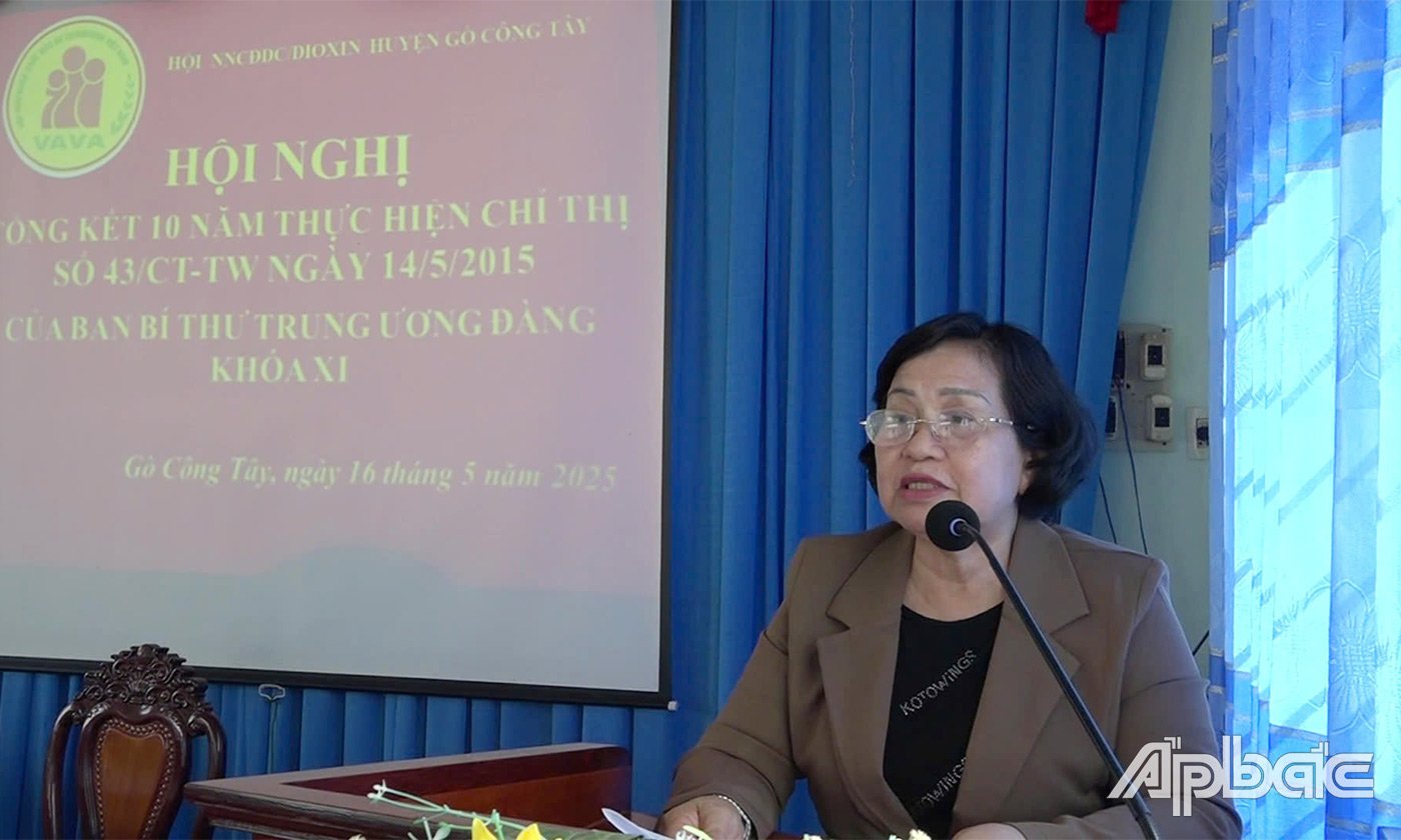 Chủ tịch Hội Nạn nhân chất độc da cam/dioxin tỉnh Tiền Giang Trần Thị Quý Mão phát biểu tại hội nghị