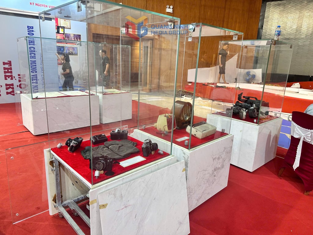 The press exhibit stands are being completed.