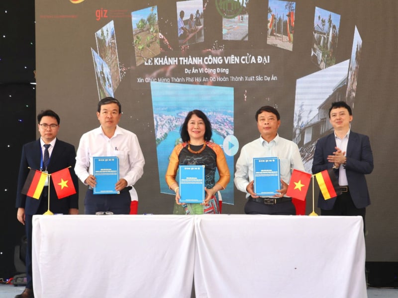 Thêm lá chắn xanh bảo vệ môi trường, chống xói lở biển Cửa Đại (Hội An) -0