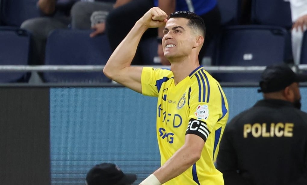 C.Ronaldo vô địch về kiếm tiền, cho Messi hít khói - 1