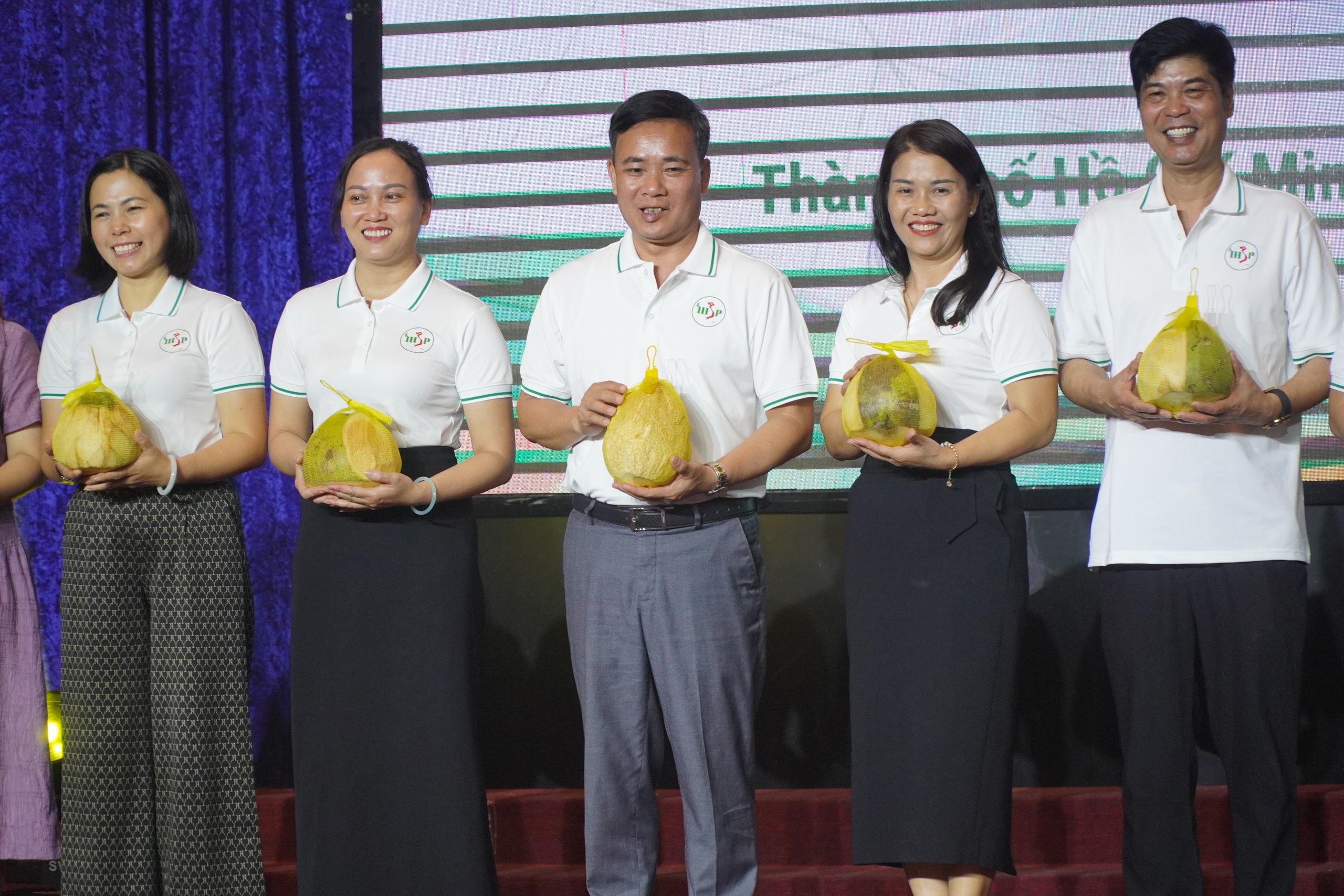 Món quà đáng yêu trong ngày ra mắt CLB các Trường Thực hành Sư phạm - Ảnh 2.