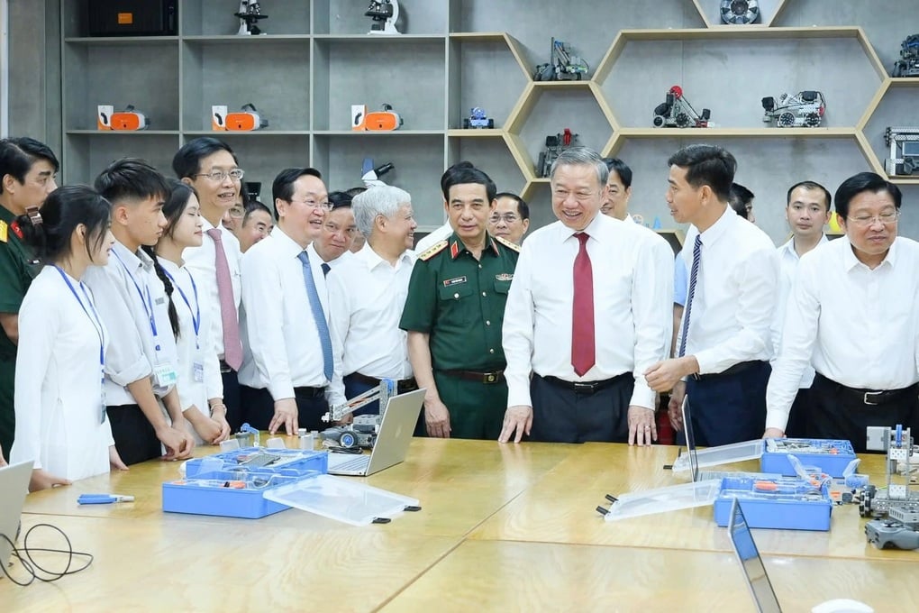 Tổng Bí thư Tô Lâm trao tặng phòng học STEM cho trường THPT Kim Liên - 2
