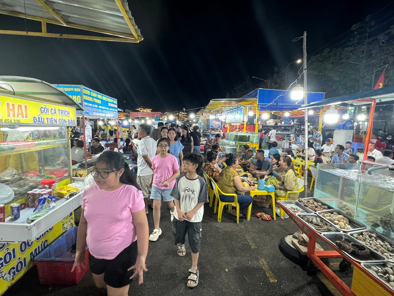 Chợ đêm Côn Đảo.