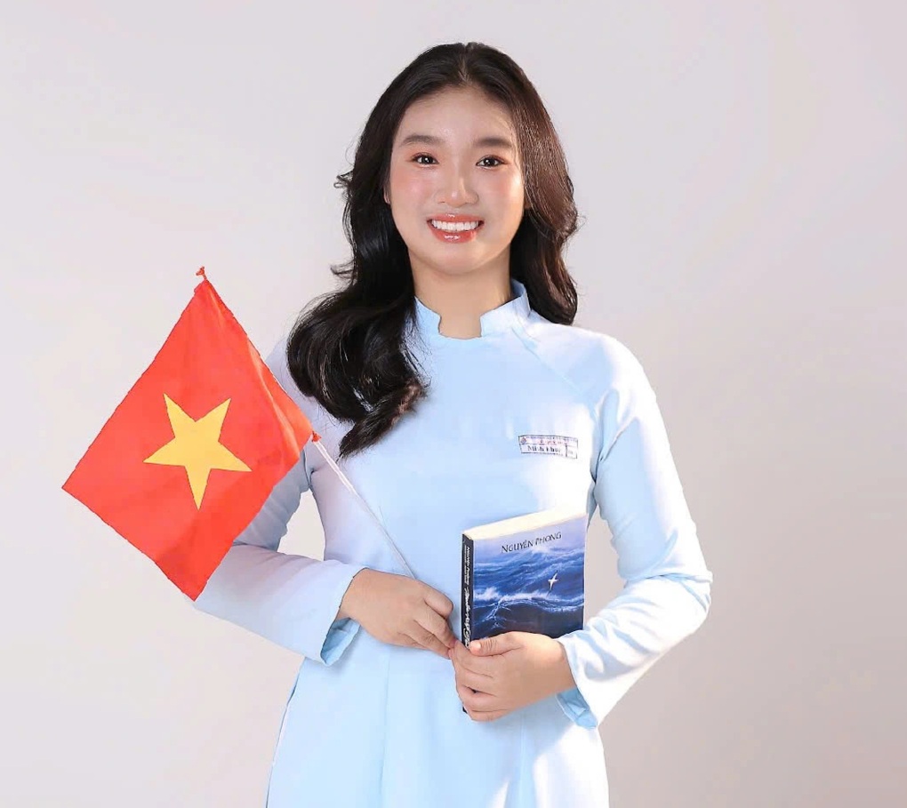 다낭의 뛰어난 역사 학생이 2025년 UPU 국제 편지쓰기 대회에서 1등을 차지했습니다.