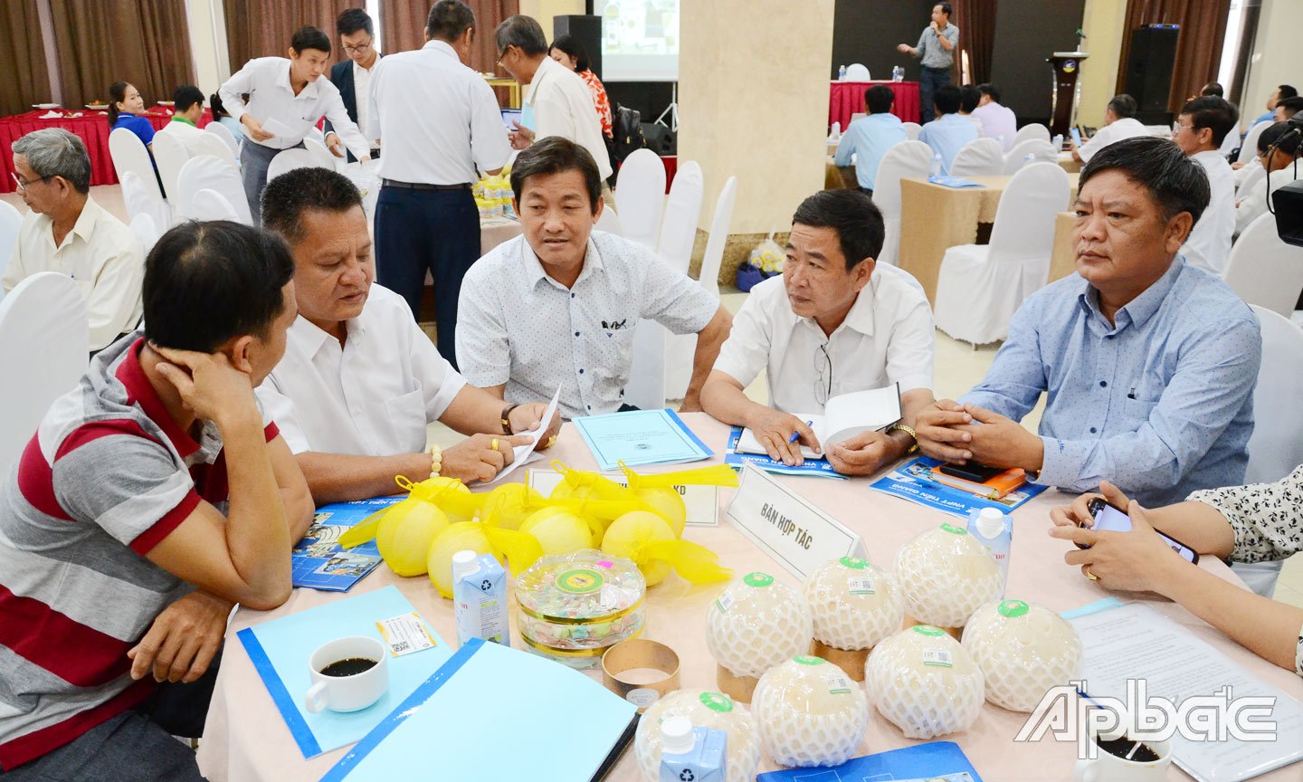Các sở, ngành và Liên minh HTX tỉnh đã tích cực hỗ trợ các HTX trong xúc tiến thương mại,  tìm kiếm thị trường tiêu thụ sản phẩm. 