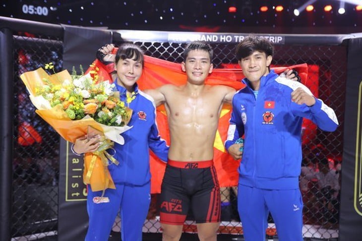 Duy Nhất tung đệ tử đấu võ sĩ Hàn Quốc ở HeatxAFC Warriors - Ảnh 1.