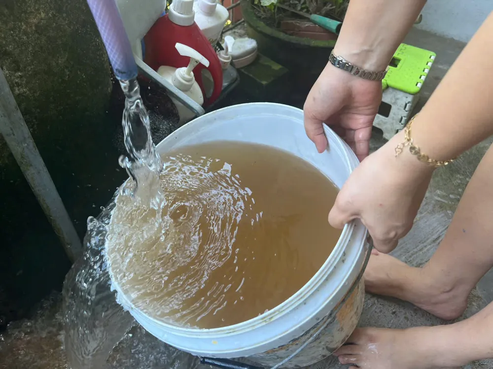 16-5-nuoc-sinh-hoat-nhiem-ban-2.jpg