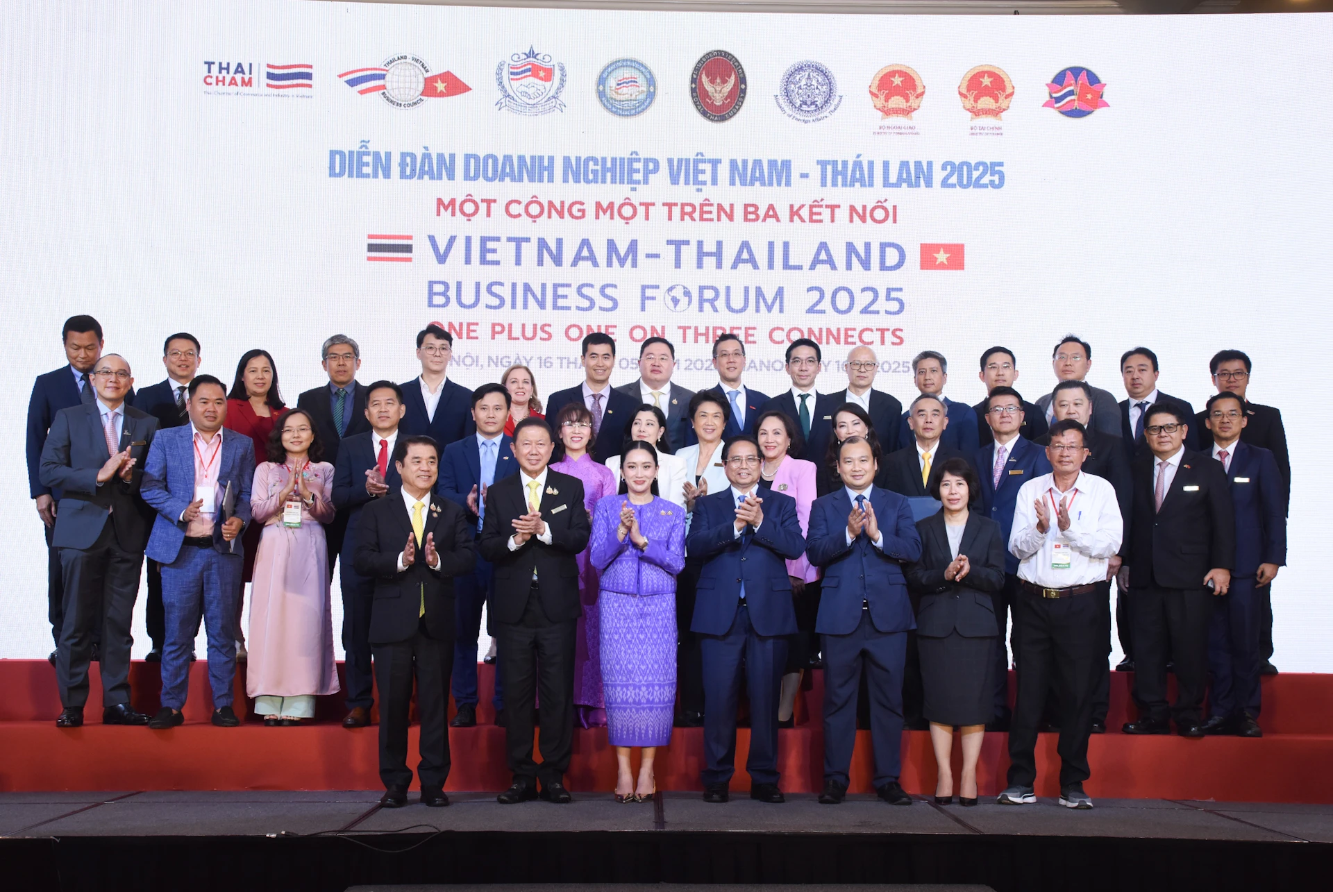 [Ảnh] Thủ tướng Phạm Minh Chính và Thủ tướng Vương quốc Thái Lan Paetongtarn Shinawatra dự Diễn đàn Doanh nghiệp Việt Nam-Thái Lan 2025 ảnh 9