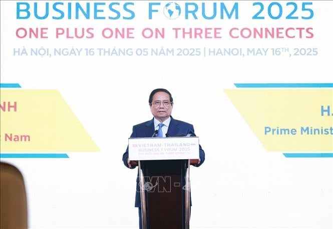 Thủ tướng Phạm Minh Chính phát biểu tại Diễn đàn doanh nghiệp Việt Nam - Thái Lan năm 2025. Ảnh: Dương Giang/TTXVN