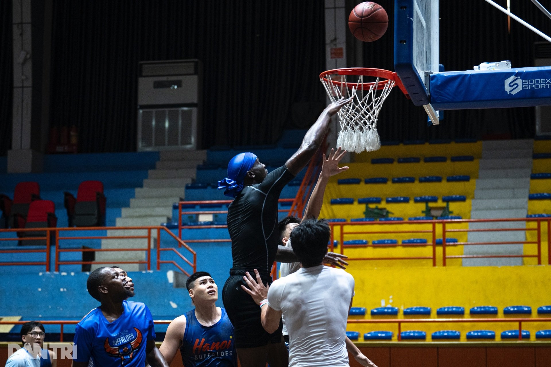 Những quân bài ngoại giúp Hanoi Buffaloes nuôi mộng vô địch VBA - 12