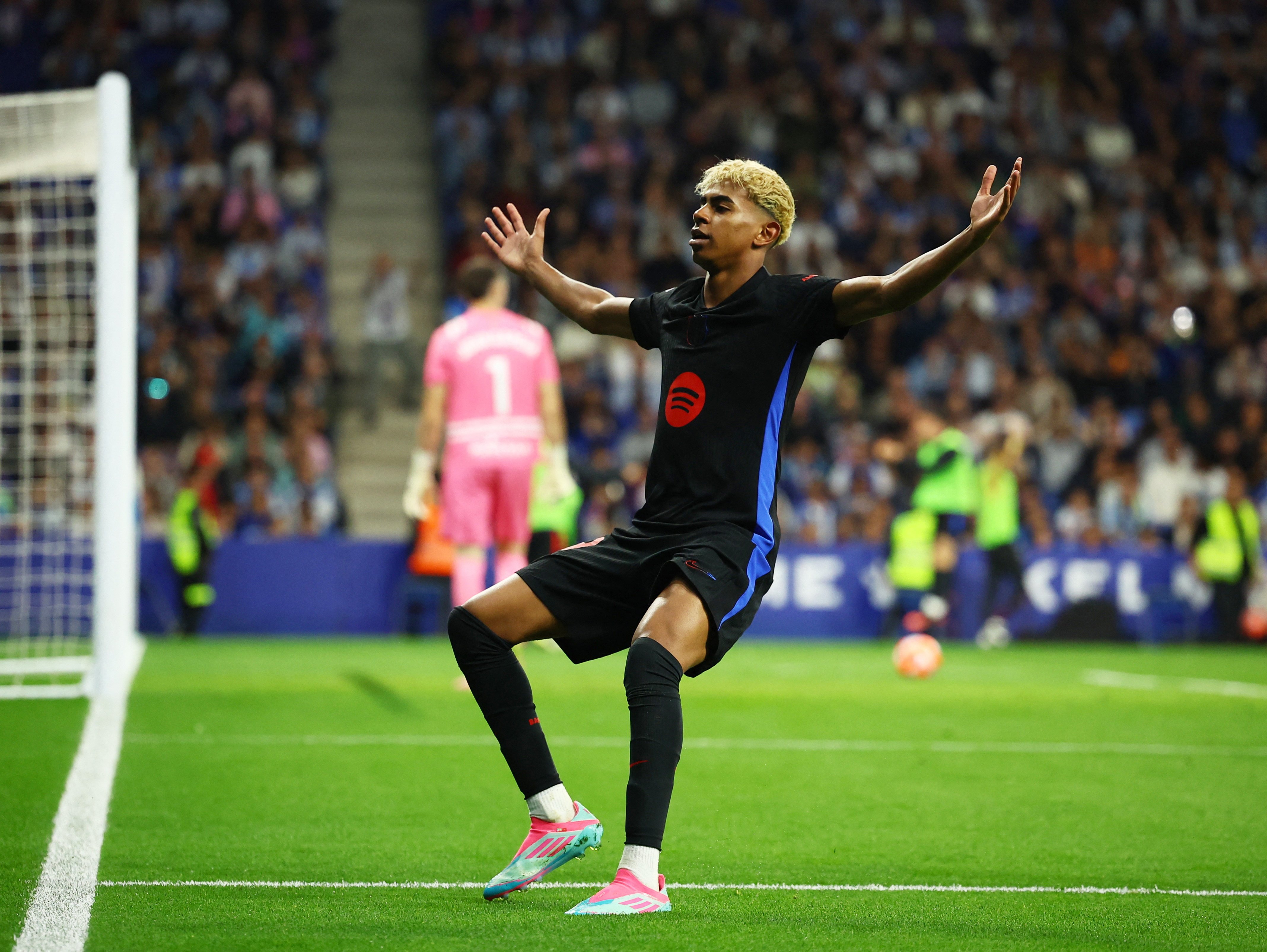 Barcelona vo dich anh 6