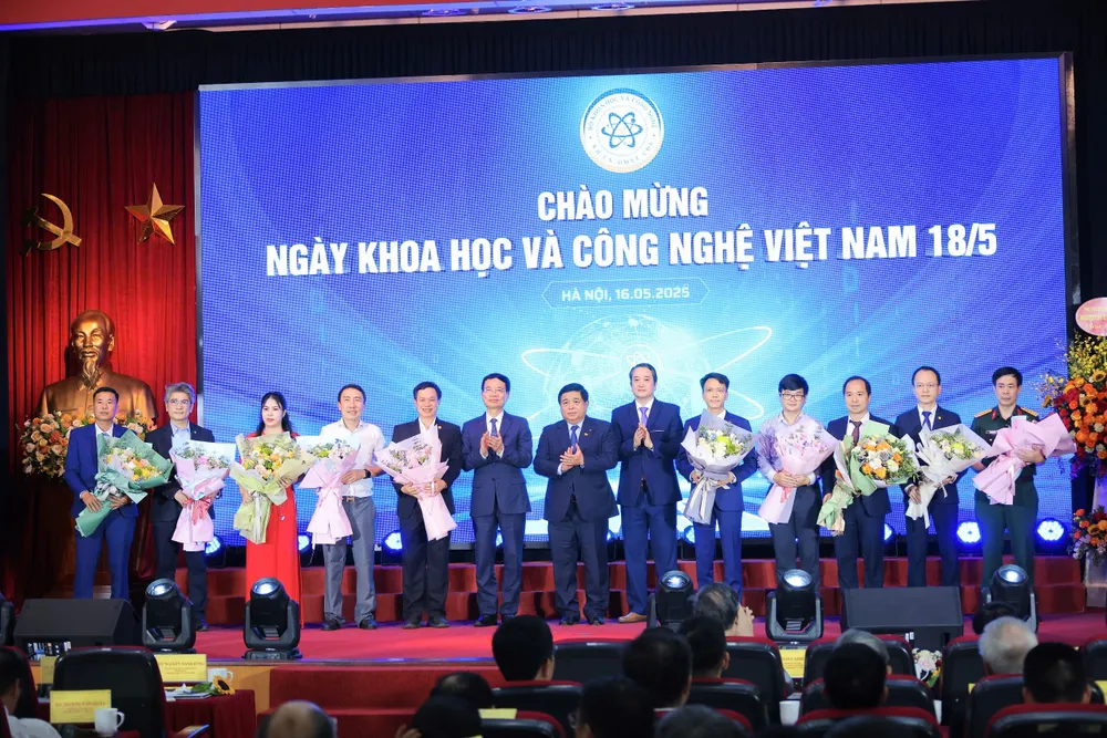Ngay KHCN 2.jpg