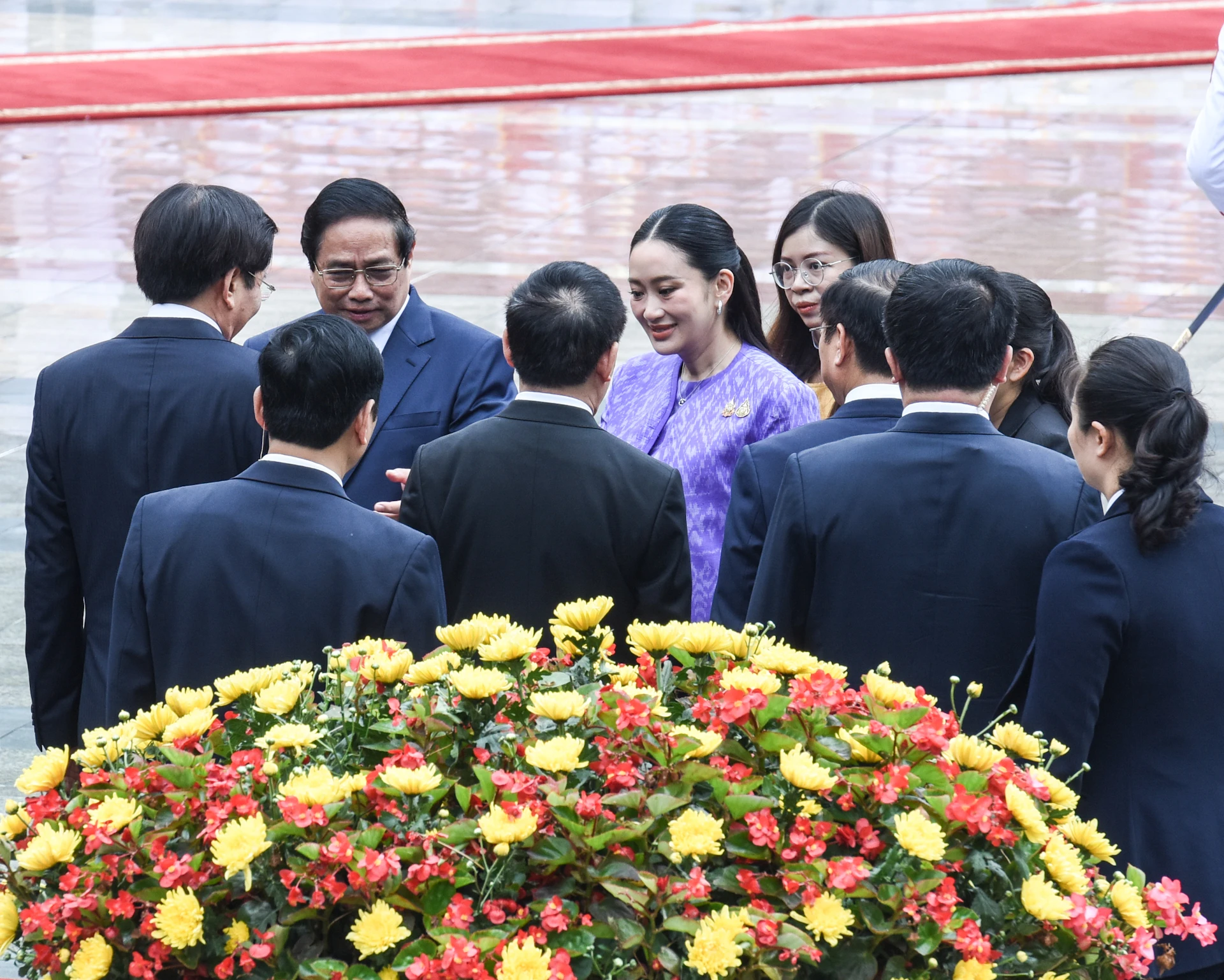 [Ảnh] Lễ đón Thủ tướng Vương quốc Thái Lan Paetongtarn Shinawatra thăm chính thức Việt Nam ảnh 5