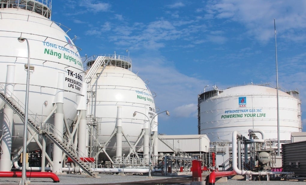 Giá điện khí LNG cao nhất là 3.327,42 đồng/kWh - 1