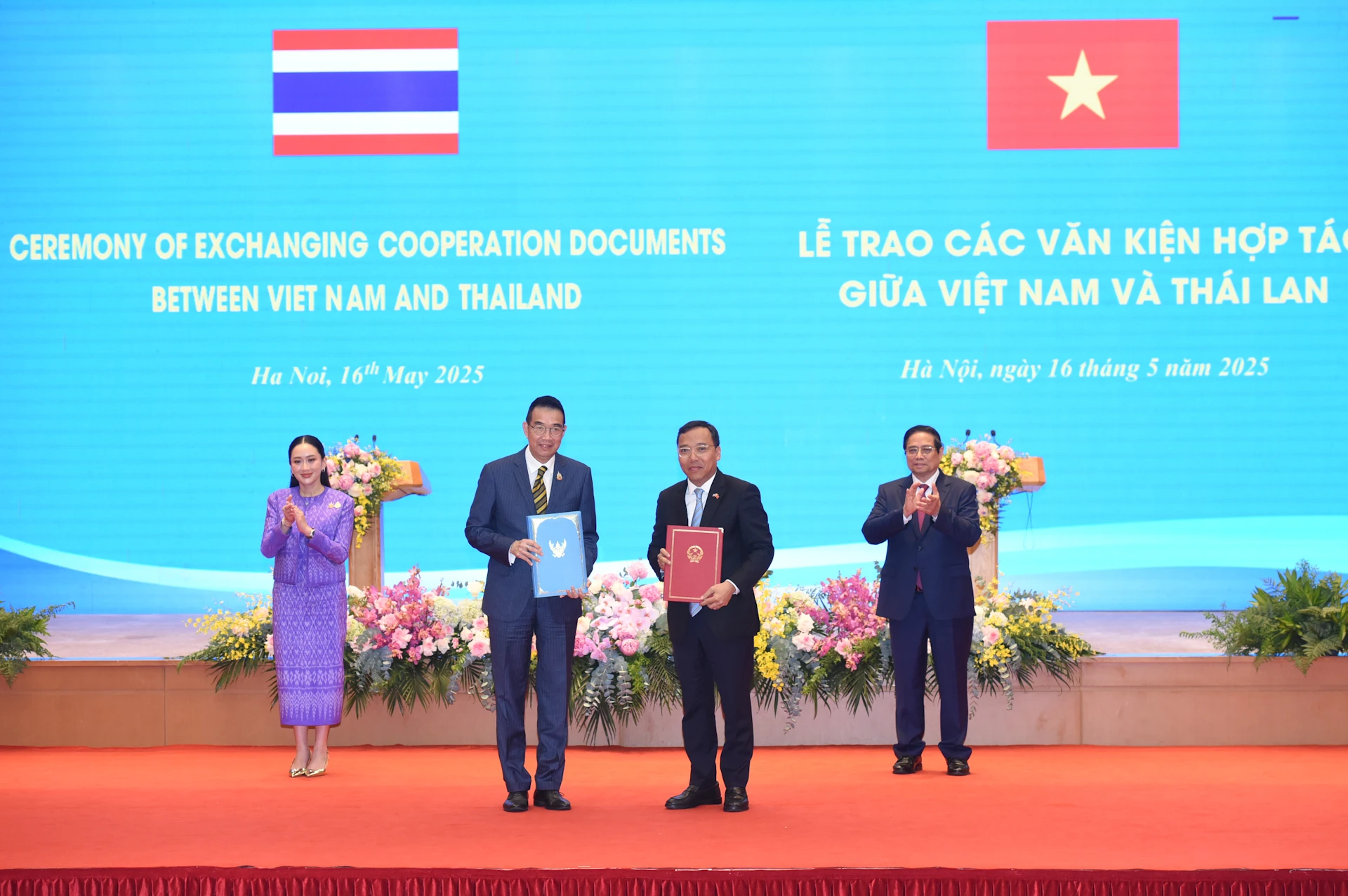 [Ảnh] Hai Thủ tướng Việt Nam và Thái Lan chứng kiến Lễ ký kết hợp tác và trao đổi văn kiện ảnh 1