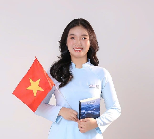 និស្សិតស្រីនៅទីក្រុង Da Nang ទទួលបានជ័យលាភីលេខ១ ក្នុងការប្រកួតសរសេរអក្សរ UPU រូបថត ១