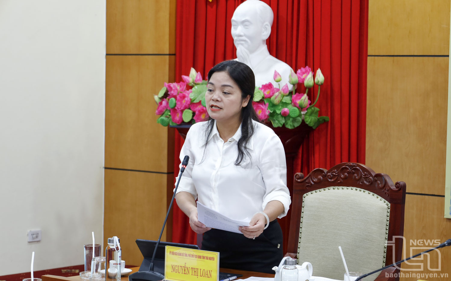 សមមិត្ត Nguyen Thi Loan អនុប្រធានគណៈកម្មាធិការប្រជាជនខេត្ត