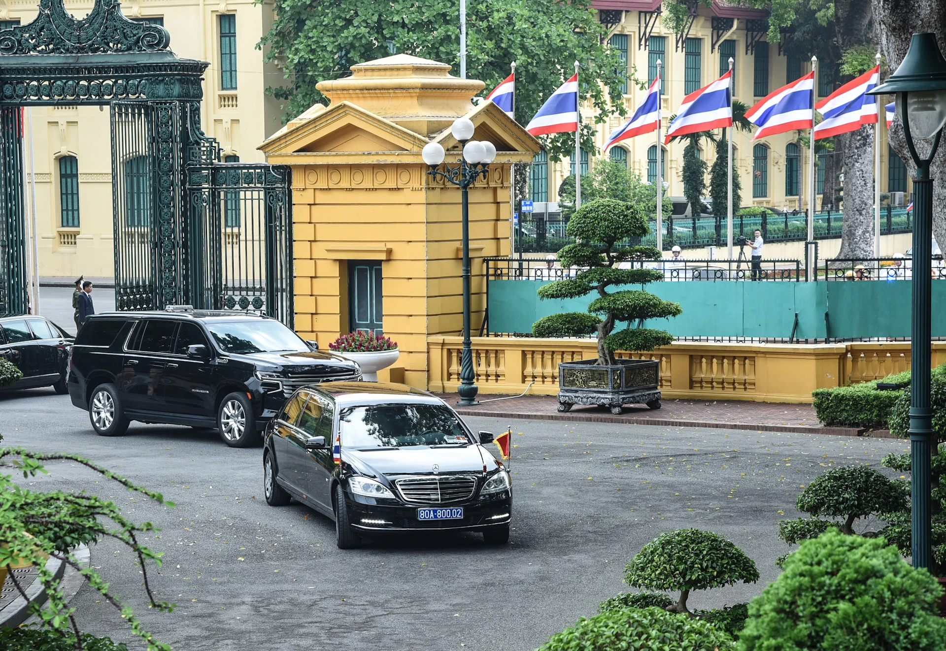 [Ảnh] Lễ đón Thủ tướng Vương quốc Thái Lan Paetongtarn Shinawatra thăm chính thức Việt Nam ảnh 2