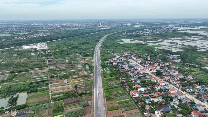 Một đoạn đường liên kết vùng Hà Nội - Hưng Yên nhìn từ trên cao. Ảnh: Phạm Chiểu