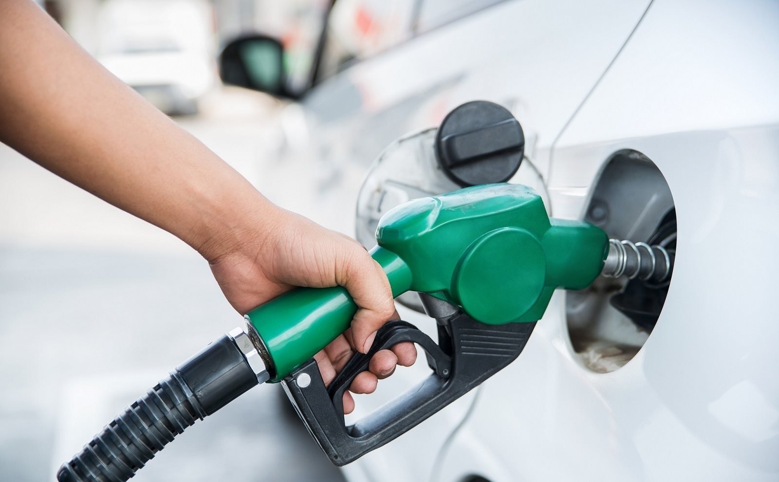 Giá xăng dầu hôm nay 16/5: Dầu Brent và WTI tăng nhẹ