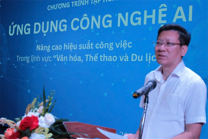 Ông Nguyễn Việt Dũng - Giám đốc Sở Văn hóa, Thể thao và Du lịch tỉnh Quảng Ninh phát biểu tại chương trình.
