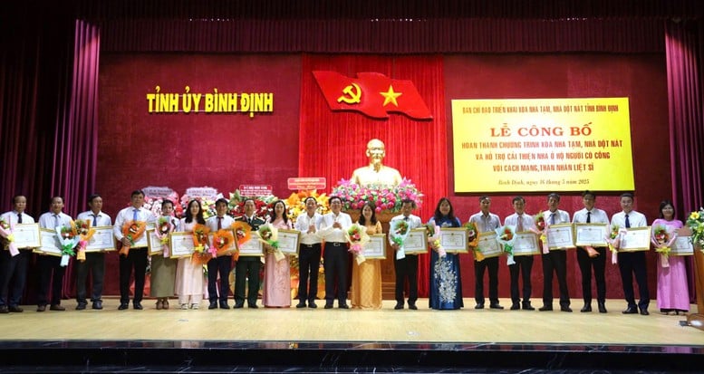 Bình Định hoàn thành xóa nhà tạm, nhà dột nát sớm hơn 7 tháng- Ảnh 2.