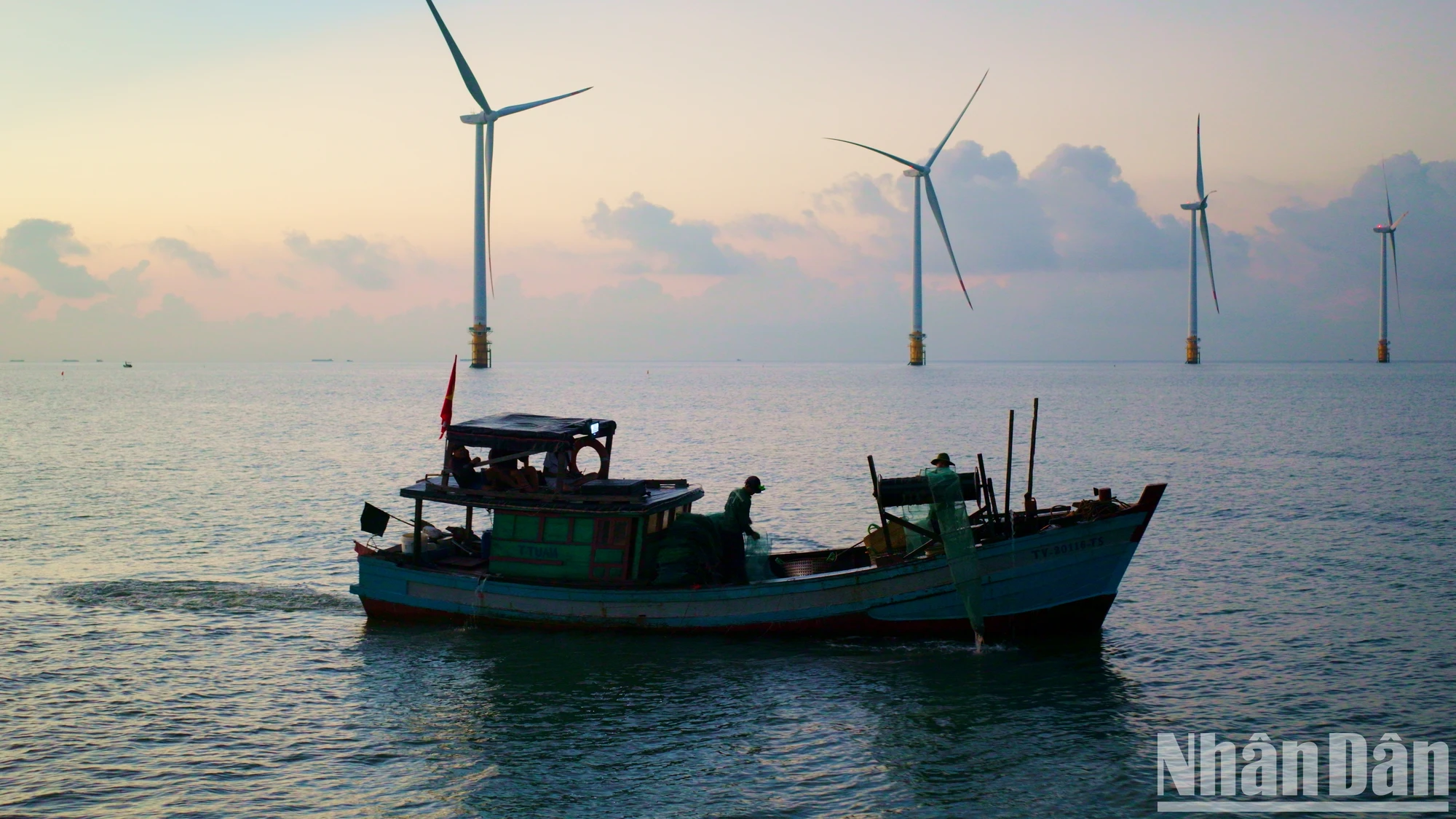 Dawn on Ba Dong រូបថត ៦