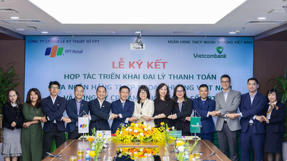 FPT Shop và Vietcombank “bắt tay” mở rộng tiện ích tài chính tại điểm bán lẻ