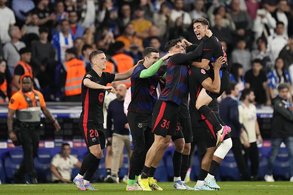 Barcelona nhận mưa tiền thưởng sau chức vô địch La Liga - 1