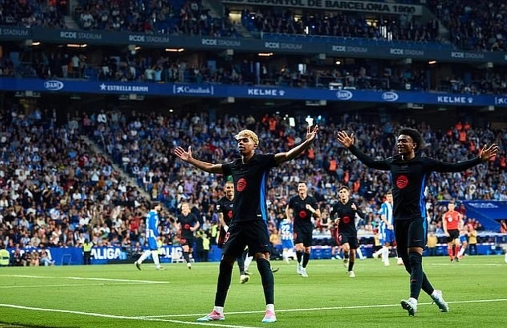 Giúp Barcelona vô địch, Lamine Yamal sánh ngang thành tích của Ronaldo - 1