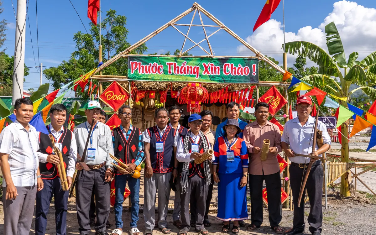 Ninh Thuan: Emocionante Festival Cultural Raglai 2025, que difunde valores patrimoniales únicos