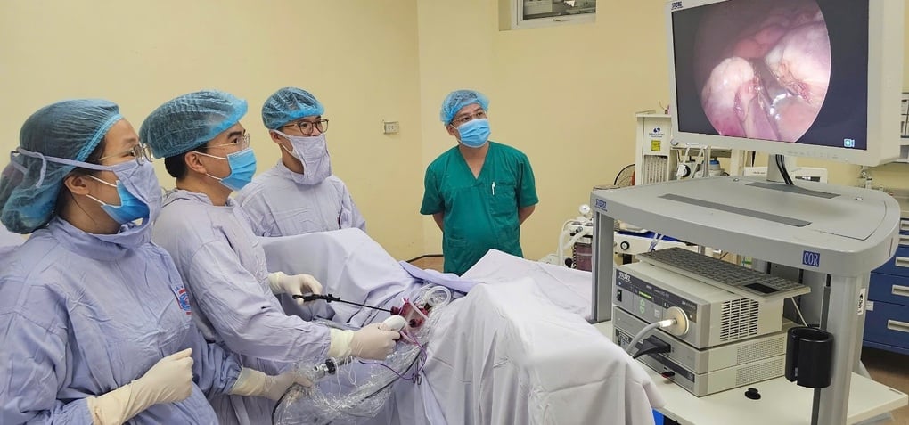 Lần đầu tiên: Chữa ung thư phụ khoa bằng phẫu thuật không để lại sẹo - 1