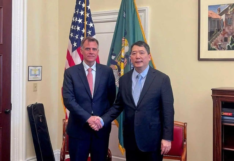 Thứ trưởng Bộ Tài chính Việt Nam Cao Anh Tuấn có buổi làm việc với ông Robert Kaproth, Trợ lý Bộ trưởng Bộ Tài chính phụ trách mảng tài chính quốc tế tại trụ sở Bộ Tài chính Hoa Kỳ
