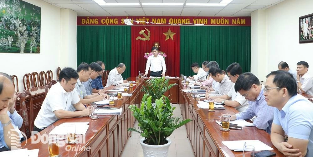 Phó chủ tịch UBND tỉnh Hồ Văn Hà phát biểu kết luận buổi làm việc. Ảnh: Phạm Tùng