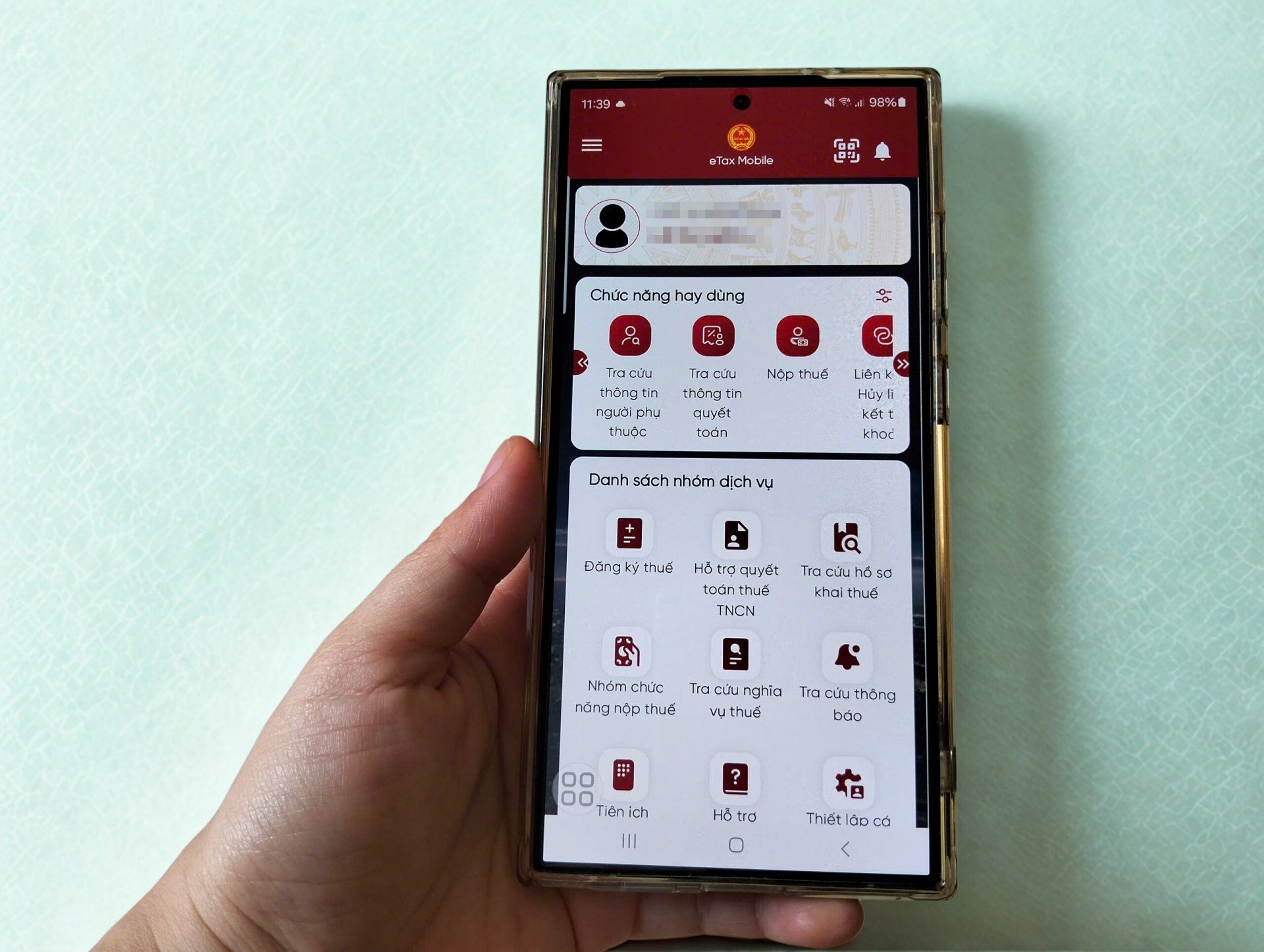Theo thông báo của Cục Thuế, eTax Mobile là một trong những ứng dụng sẽ tạm dừng hoạt động trong thời gian chuyển đổi. Ảnh: VIỆT AN