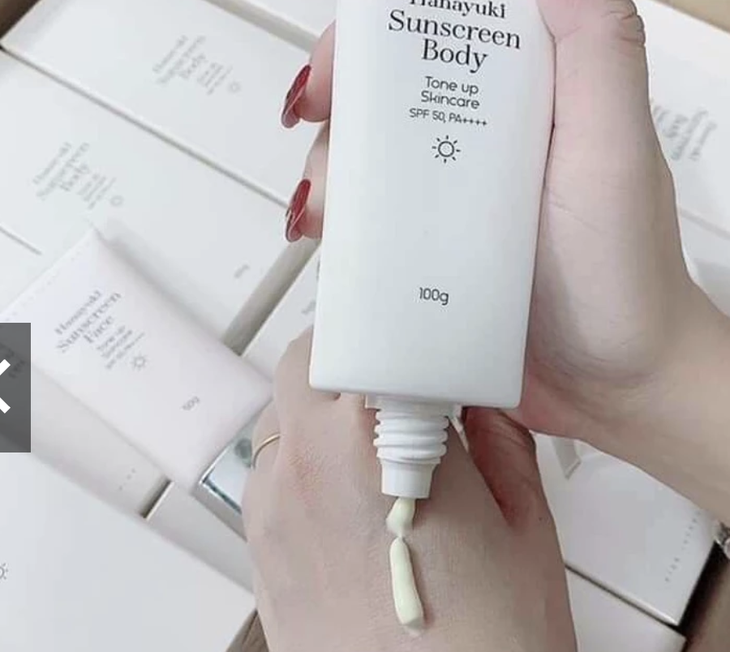 Sunscreen - Photo 1.
