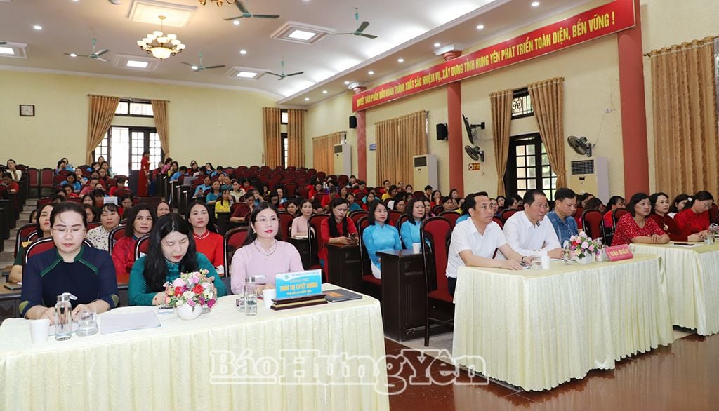 Các đại biểu dự hội nghị