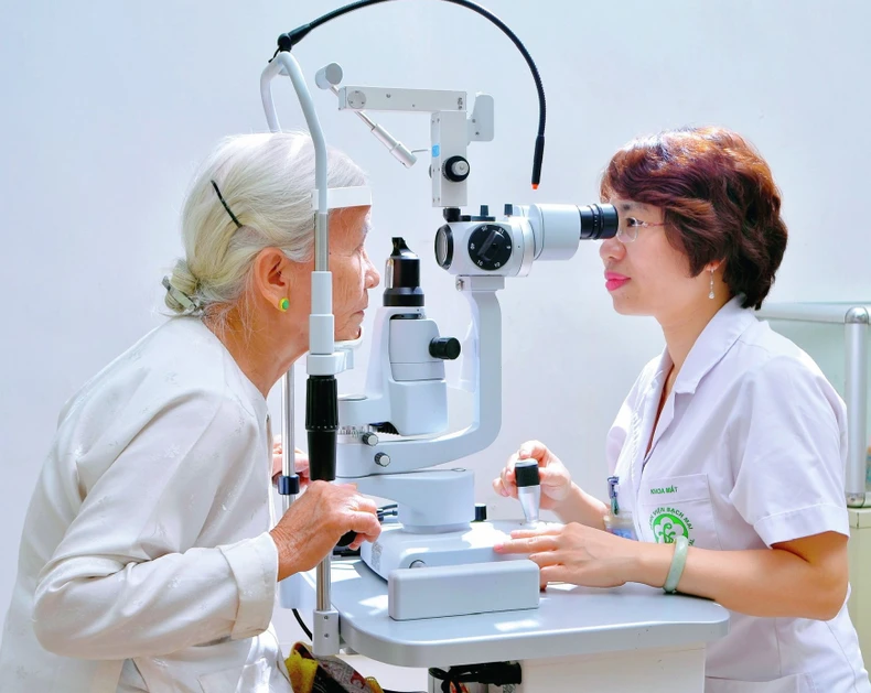 Miễn viện phí toàn dân là một bước đi nhân văn ảnh 1