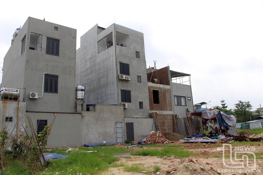 Cơ bản các hộ dân xây dựng nhà ở tại Khu đô thị Yên Bình đều tuân thủ các quy định của pháp luật về đất đai, quy hoạch xây dựng.