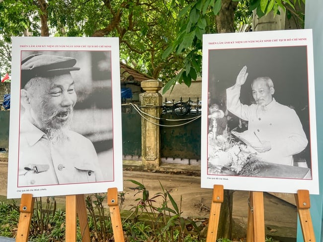 Trưng bày những hình ảnh quý giá về Chủ tịch Hồ Chí Minh qua triển lãm ảnh &quot;Rạng rỡ tên Người&quot; - Ảnh 5.