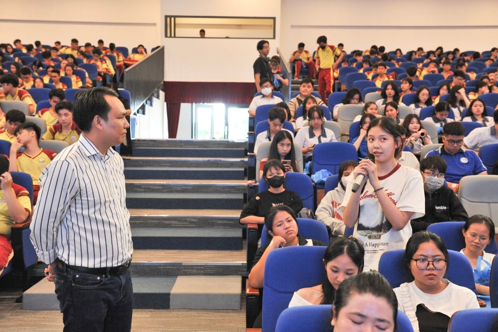 Học sinh được hướng nghiệp và tư vấn tuyển sinh tại UMT Campus Tour 2025 - 5