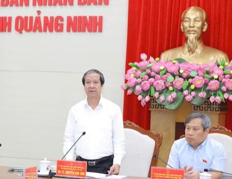 Bộ trưởng Bộ GD-ĐT: Học thêm có thể tăng thành tích nhưng không phát triển người học - Ảnh 1.