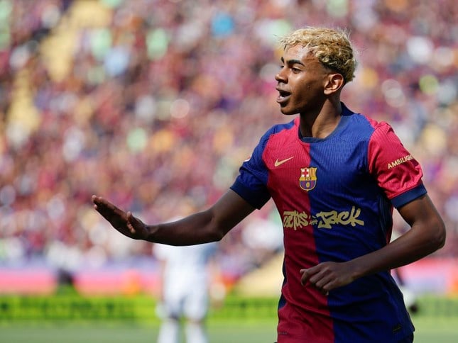 Yamal lập siêu phẩm, Barcelona chính thức đăng quang La Liga ảnh 2