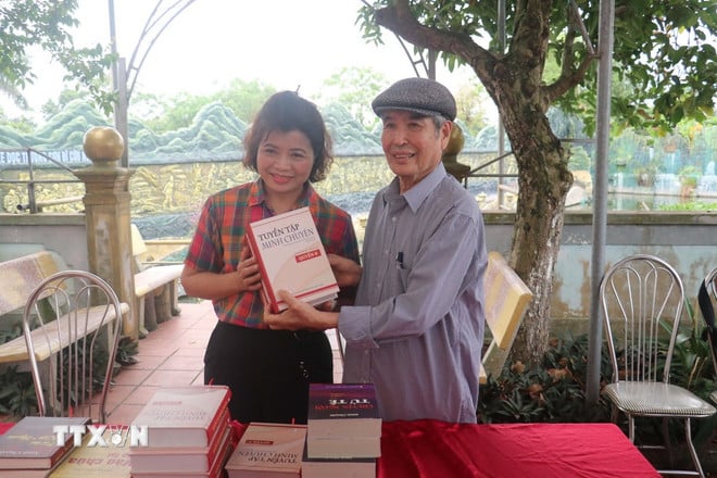 ttxvn-nha-van-minh-chuyen-2.jpg