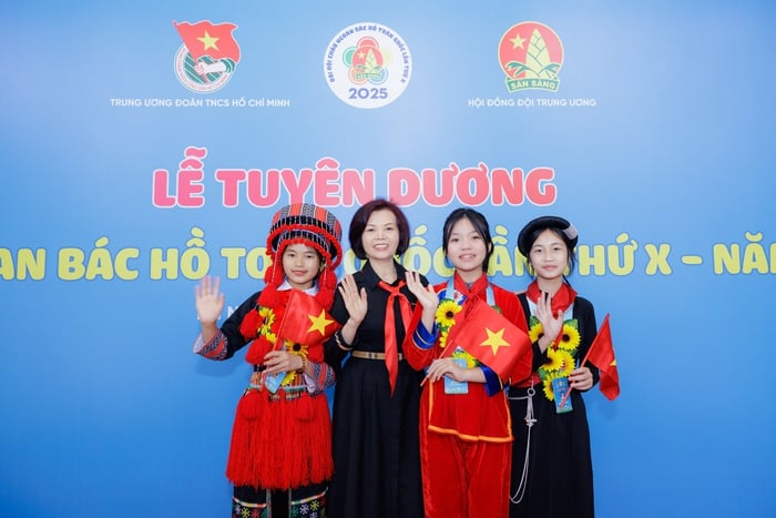 Hành trình truyền lửa đáng nhớ của 500 thiếu nhi cháu ngoan Bác Hồ- Ảnh 9.