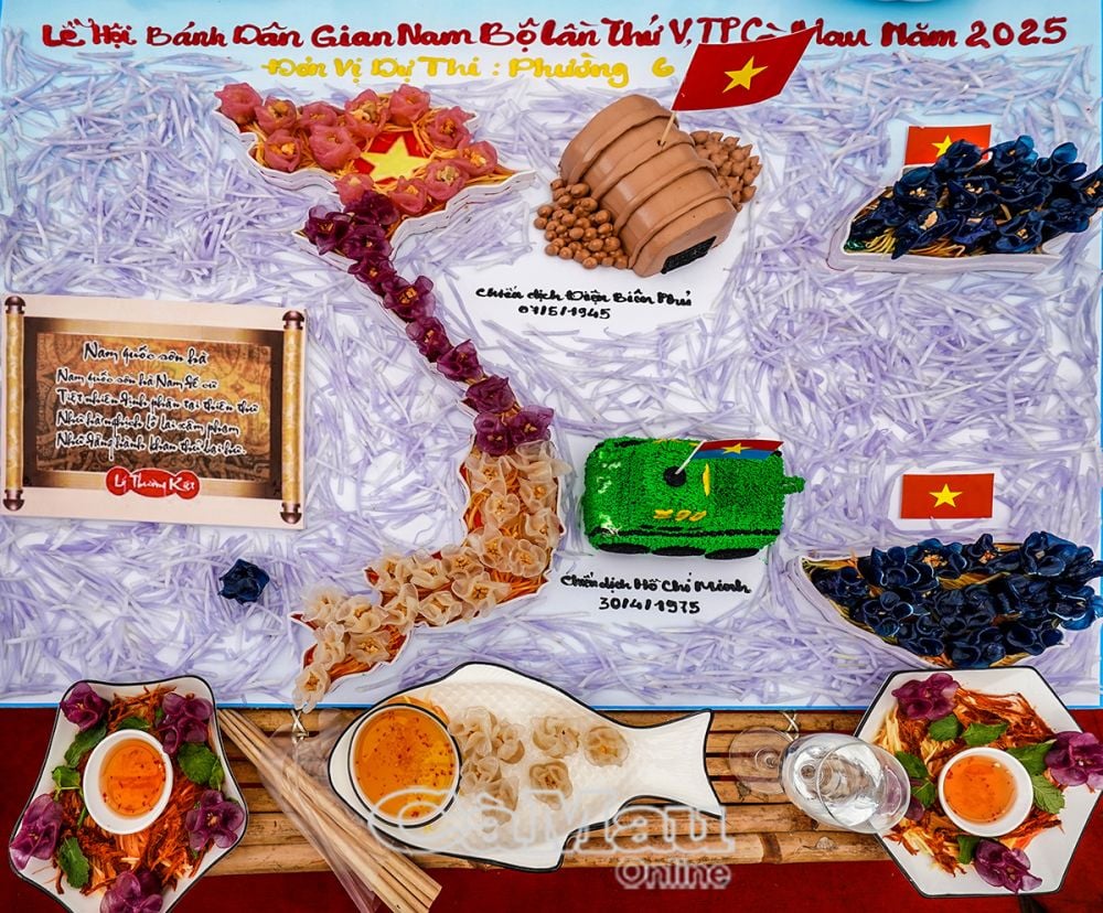 Bánh bột lọc được bài trí thành hình bản đồ việt Nam do phụ nữ Phường 6, TP Cà Mau thực hiện.